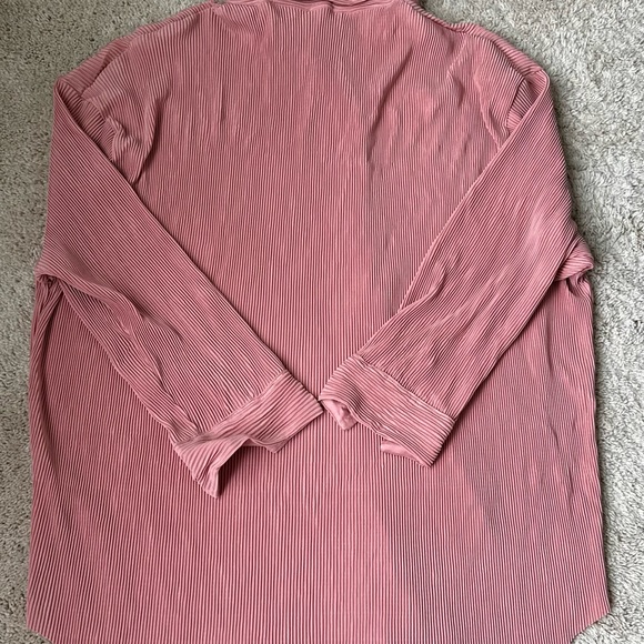 JLUXELABEL MAUVE DINA BUTTON DOWN
TOP - Picture 2 of 3